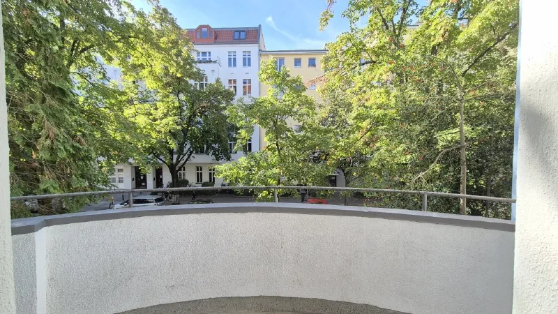 ++ sanierte Wohnung, Parkett, Stuck, Balkon ...++ — photo 1